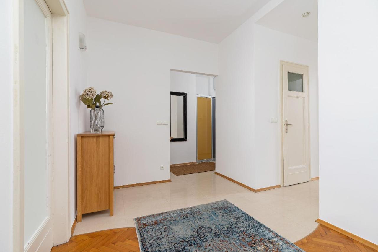 Slowacki Avenue Family Apartments Cracow By Noclegi Renters クラクフ エクステリア 写真